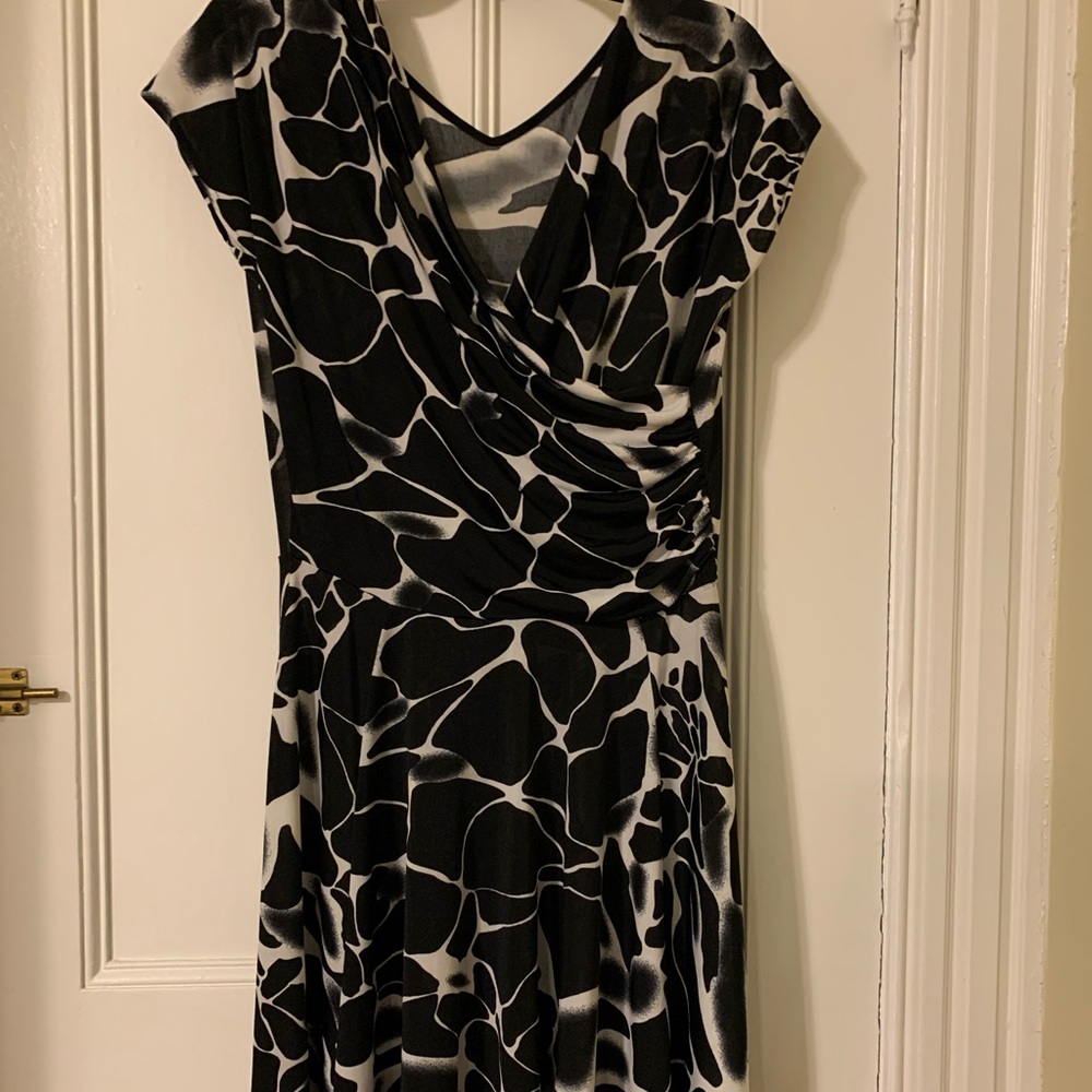 Womens dress. Black and white